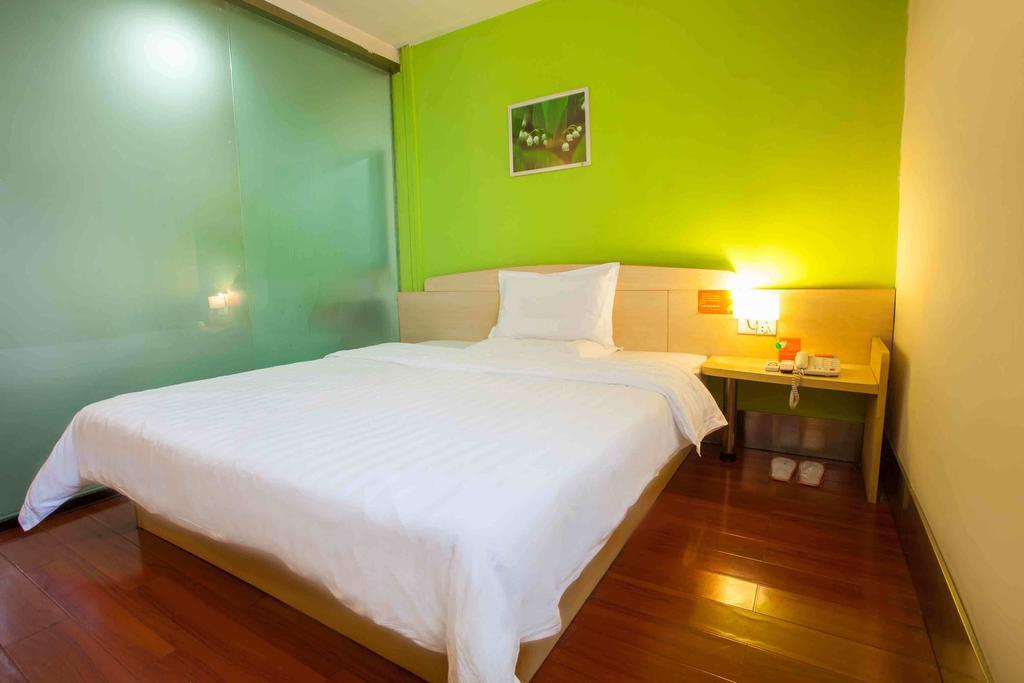 7Days Inn Guangzhou Gangding Longkou XI Road Γκουανγκζού Δωμάτιο φωτογραφία